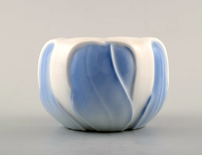 Kgl. P./Royal Copenhagen art nouveau vase. 