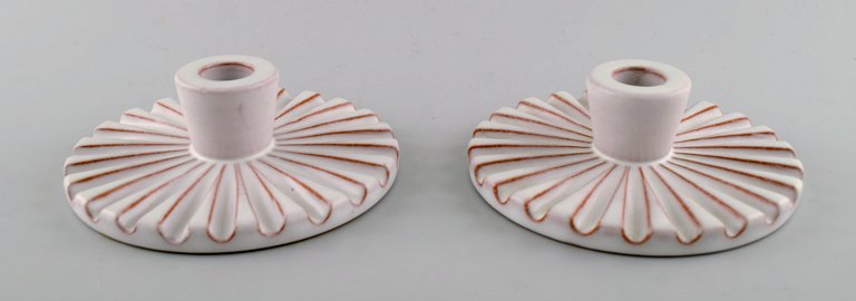 Schollert, et par lave lysestager i riflet stil, klassisk art deco form.