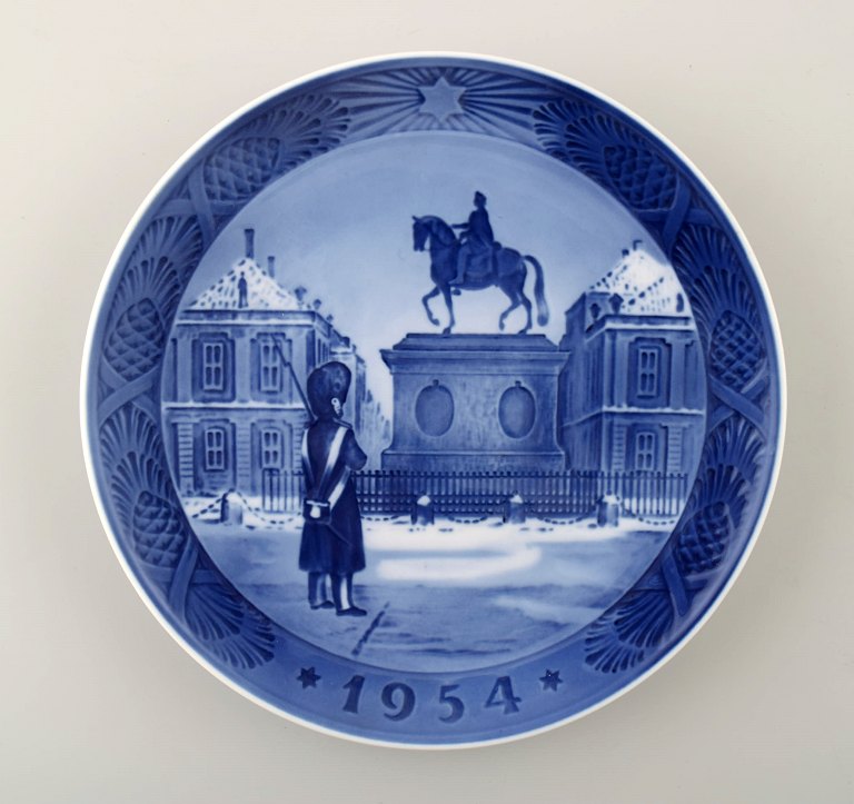 Royal Copenhagen, Kgl. Juleplatte fra 1954.