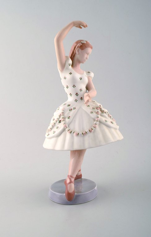 B & G / Bing & Grondahl - Columbine porcelain figurine - number 2355.