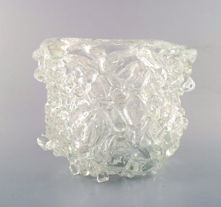 Per Lütken for Holmegaard (Denmark). Unique glass bowl in clear art glass. mid 20th century.
