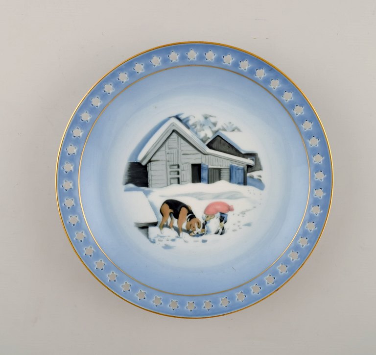 B & G (Bing & Grondahl), Christmas service, Harald Wiberg. Plate.