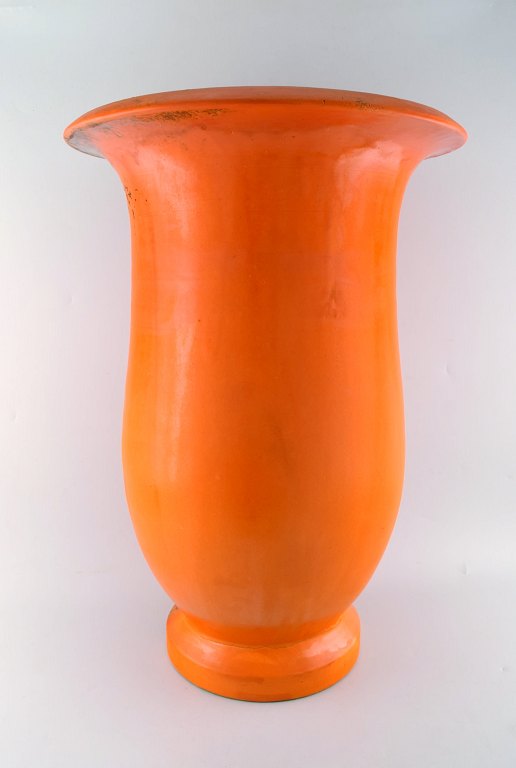 Svend Hammershøi for Kähler, HAK. Colossal floor vase in glazed stoneware.