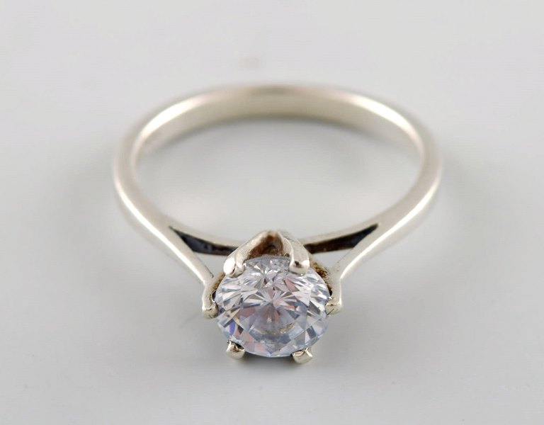 Danish ring in sterling silver with stone. Classic design. 1960 / 70s.