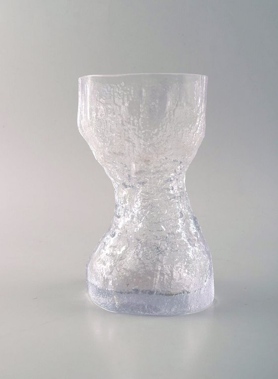 Hill & Co. Glasvase i skandinavisk stil. Sent 1900-tallet.