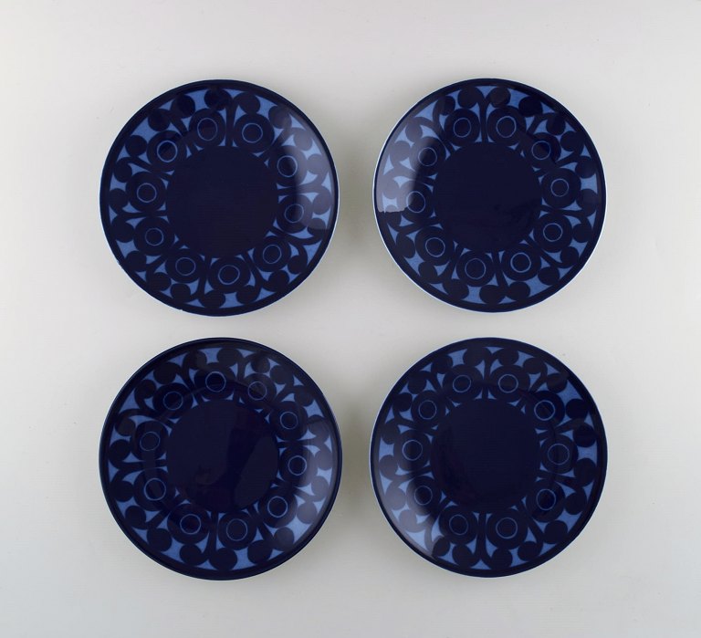 Christina Campbell for Rörstrand/Rørstrand. Et sæt på 4 AGDA tallerkener i porcelæn.