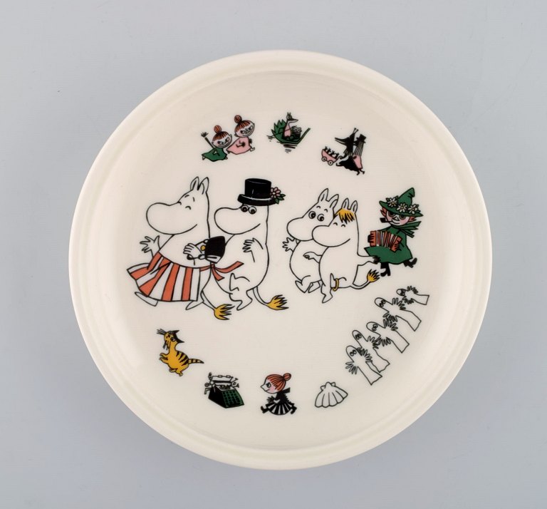 Arabia, Finland. Tallerken i porcelæn med motiv fra Mumitroldene. Sent 1900-tallet.