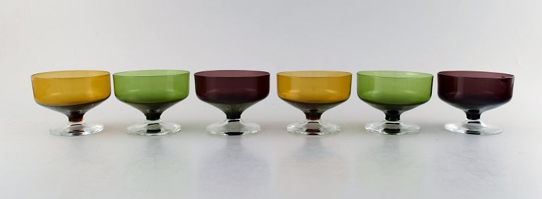 Åseda Glassworks, Sweden. Set of six cocktail glasses / dessert bowls in mouth blown art glass. 1960