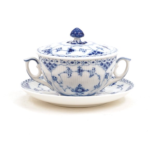 Sæt på 10 Royal Copenhagen musselmalet halvblonde bouillonkop med låg 764. H: 17cm. D: 10cm