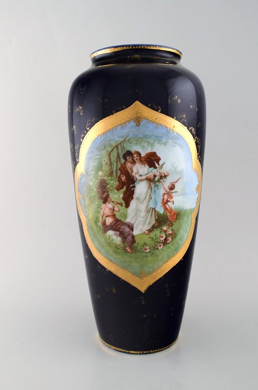 Large hand painted porcelain vase decorated with romantic scene. Vienna, 19th century.
