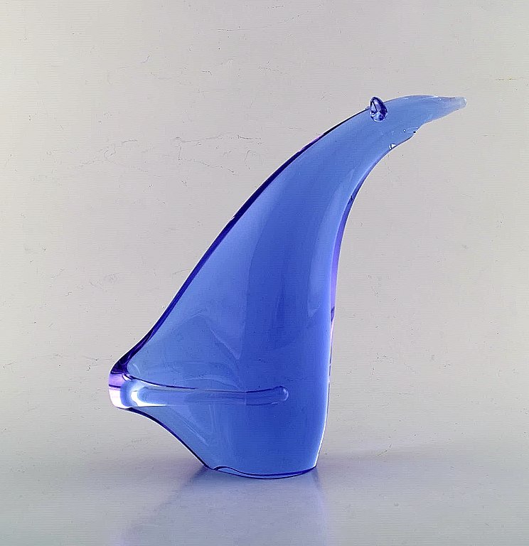 Scandinavian glass art. Large rat in purple art glass. Late 20th century.