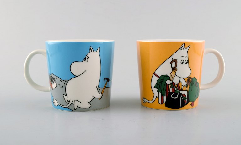 Arabia, Finland. To kopper i porcelæn med motiver fra Mumitroldene. Sent 1900-tallet. 