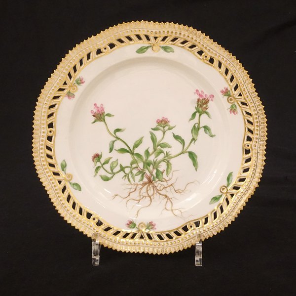 Royal Copenhagen: Tidlig Flora Danica tallerken #3554 fra perioden 1889-1922. D: 22,5cm