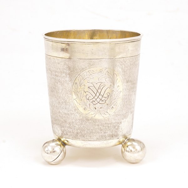 Nicolai Iunge, 1715-43, Copenhagen: A large partly gilt silver beaker dated 1717. H: 11,5cm. W: 169gr