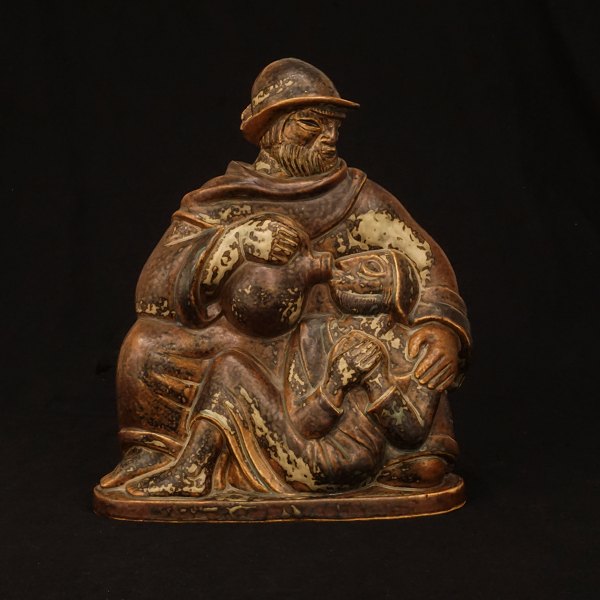Jais Nielsen for Royal Copenhagen: Den barmhjertige samaritaner med sung-glasur. Signeret "Jais". H: 32cm