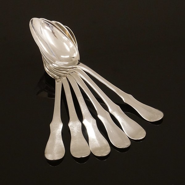 A set of 6 late 18th century silver spoons made by Nicolai Jensen Lyderwahl, Kopenhagen, 1790-1819. Stamped and dated 1793. W: 335gr