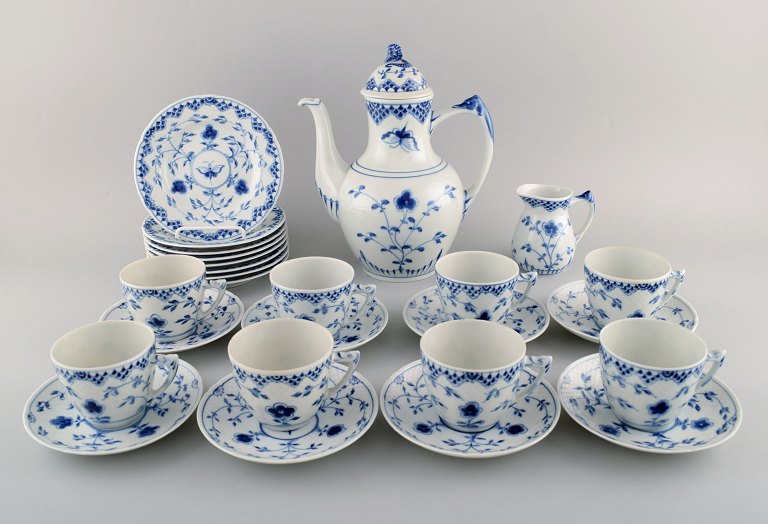 Bing & Grondahl / B&G, "Butterfly". Complete coffee service in hand-painted porcelain for eight people with coffee pot, cream jug and dishes.