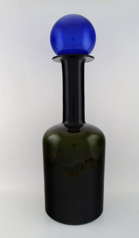 Holmegaard huge vase/bottle with lid in the shape of a ball, Otto Brauer. Dark blue and green art glass.