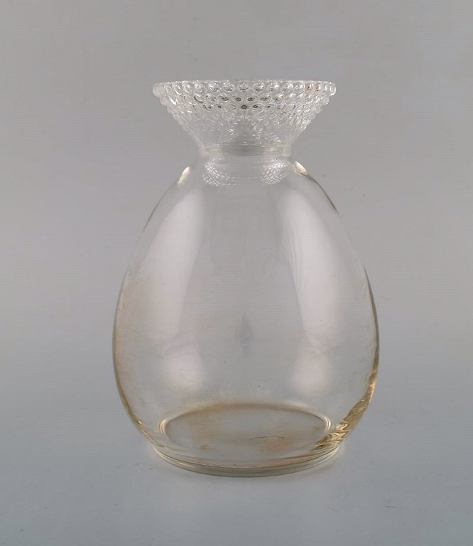 Early René Lalique "Tokyo" decanter in art glass. Model number 5275. Dated before 1945.