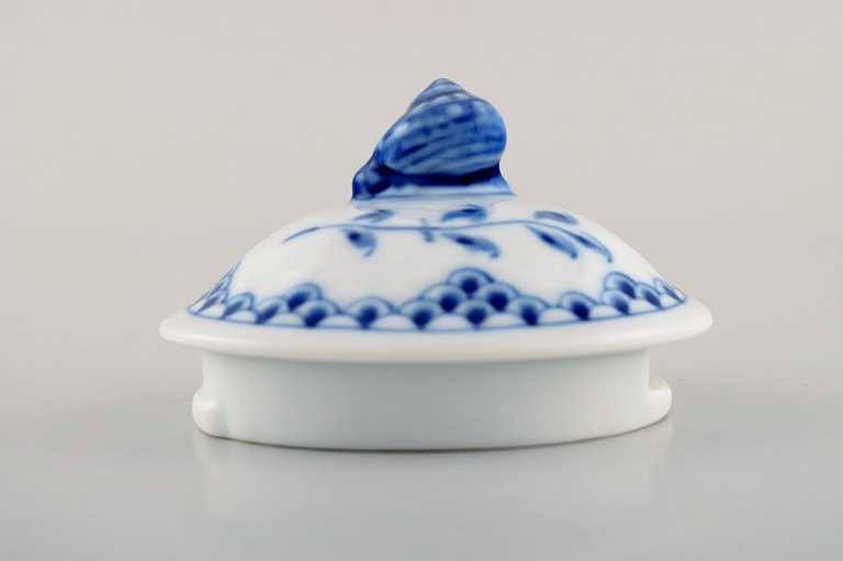 Bing and Grondahl lid for a jug / pot in hand-painted porcelain. Lid knob in the form of a snail.