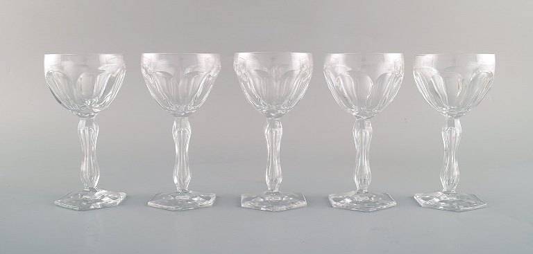 Val St. Lambert, Belgium. Five Lalaing glasses in mouth blown crystal glass. 1950 / 60