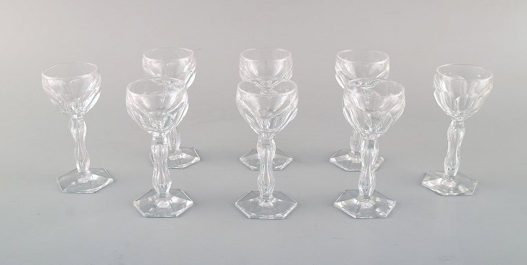 Val St. Lambert, Belgium. Eight Lalaing glasses in mouth-blown crystal glass. 1950 / 60