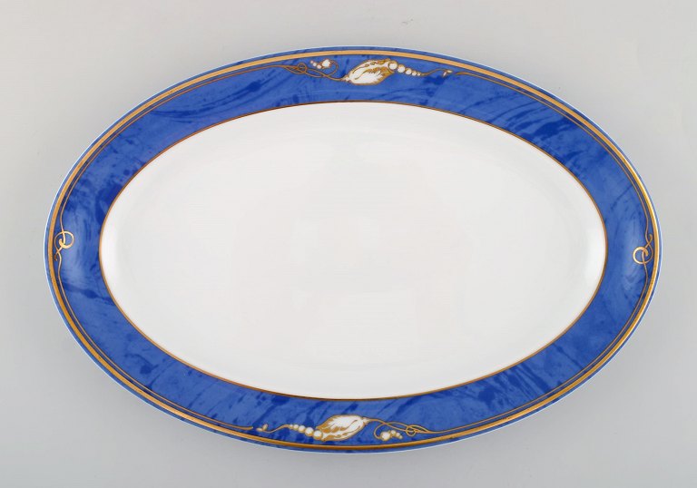 Stort Royal Copenhagen Magnolia serveringsfad. Sent 1900-tallet.