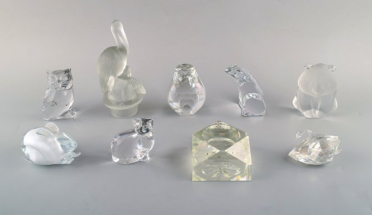 Swedish and other glass artists, including Mats Jonasson. Nine figures of animals in clear art glass. 1980