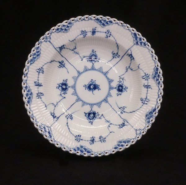 Royal Copenhagen stor musselmalet helblonde dyb tallerken. #1078. 1. sortering. D: 25cm