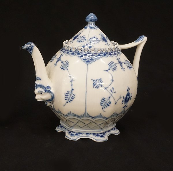 Royal Copenhagen musselmalet helblonde tekande #1119. 1. sortering. H: 19cm