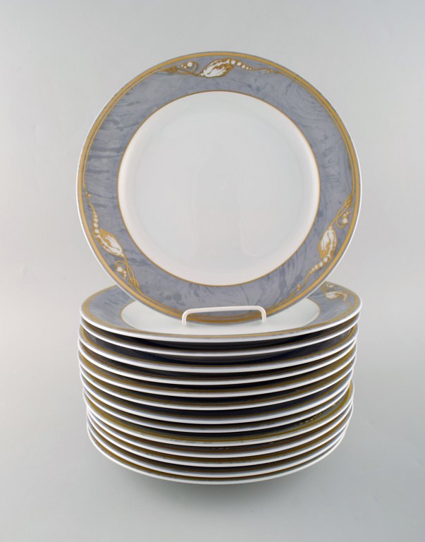 Royal Copenhagen Gray Magnolia. Large porcelain dinner plate. Model number 627. Late 20th century. 14 pcs in stock.
