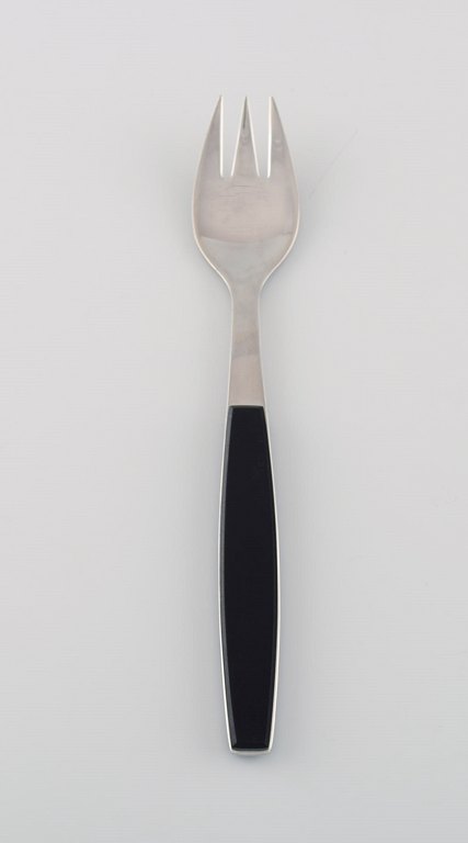 Henning Koppel for Georg Jensen. Strata frokostgaffel i rustfrit stål og sort plast. 1960/70