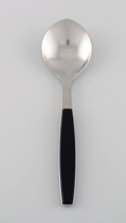Henning Koppel for Georg Jensen. Strata dessertske i rustfrit stål og sort plast. 1960/70