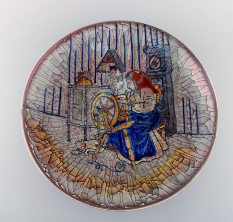 Michael Andersen, Denmark. Large bowl in glazed ceramics with weaver. Beautiful crackled glaze. 1950s.