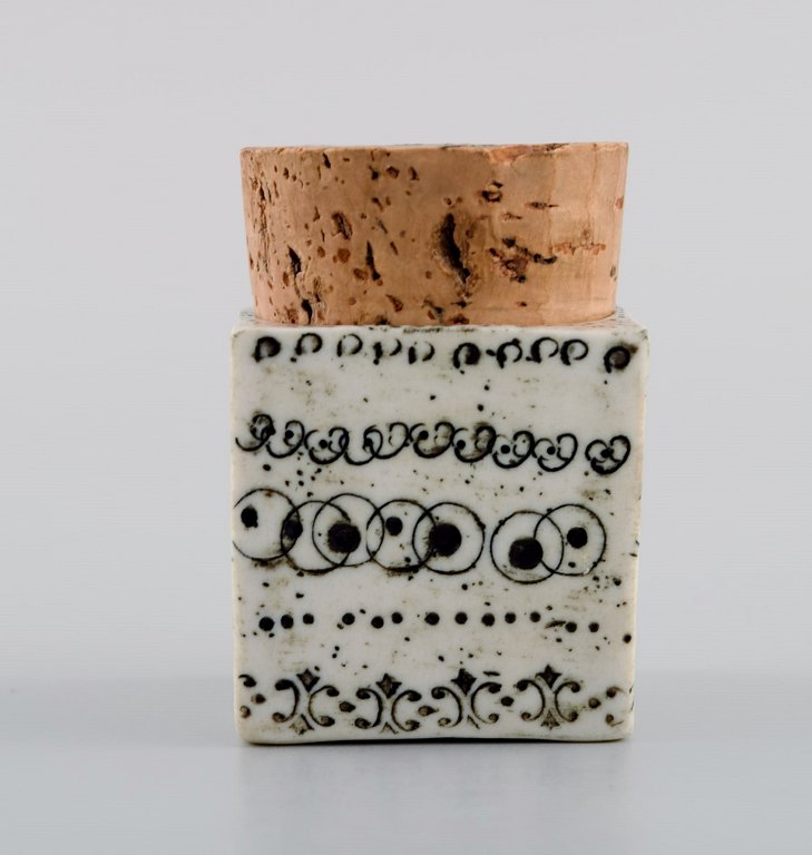 Linnea Rut Bryk (1916-1999), Finland. Sjælden unika krukke i glaseret stentøj med korkprop. 1950