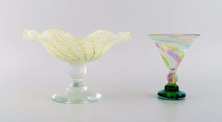 Reijmyre, Sweden. Vase and compote in mouth-blown art glass. Late 20th century.