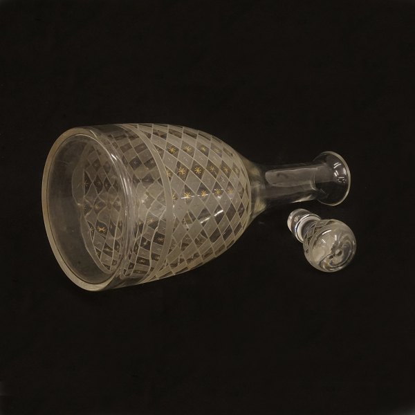A pair of carafes. Circa 1900H: 29cm