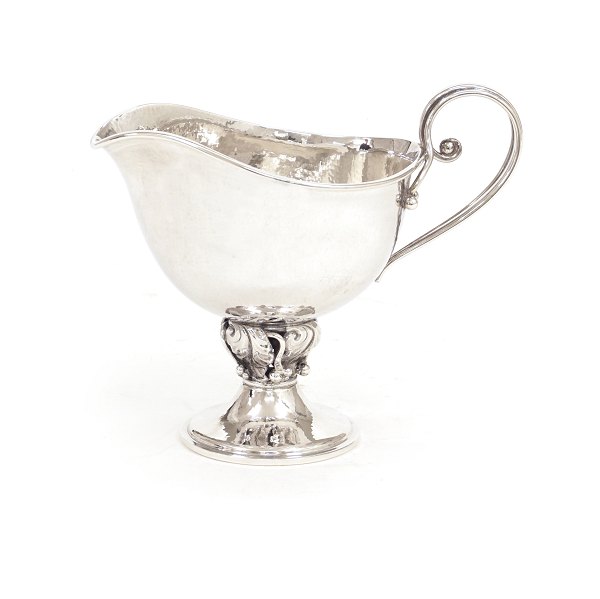 Sauciere i sterlingsølv fremstillet af H. Wilhelm F. Jensen, Bagsværd, 1970-91. H: 13cm. V: 205gr