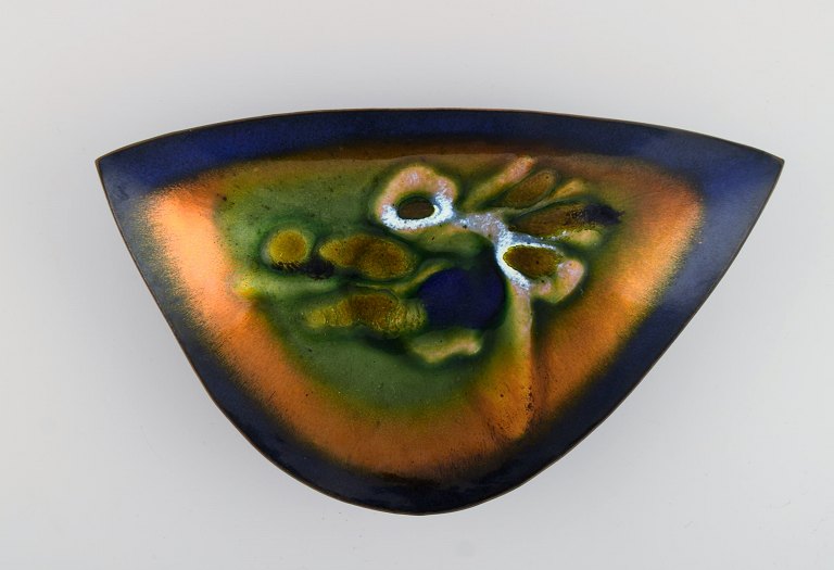 Franco Bastianelli for Studio Laurana. Modernist bowl in copper with beautiful enamel work. 1960 / 70s.