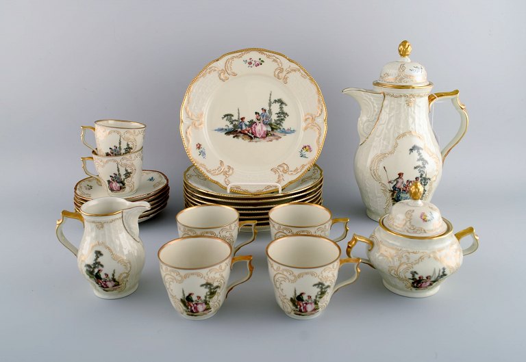 Rosenthal Classic Rose kaffeservice til seks personer i håndmalet porcelæn med romantiske scener. Midt 1900-tallet.  