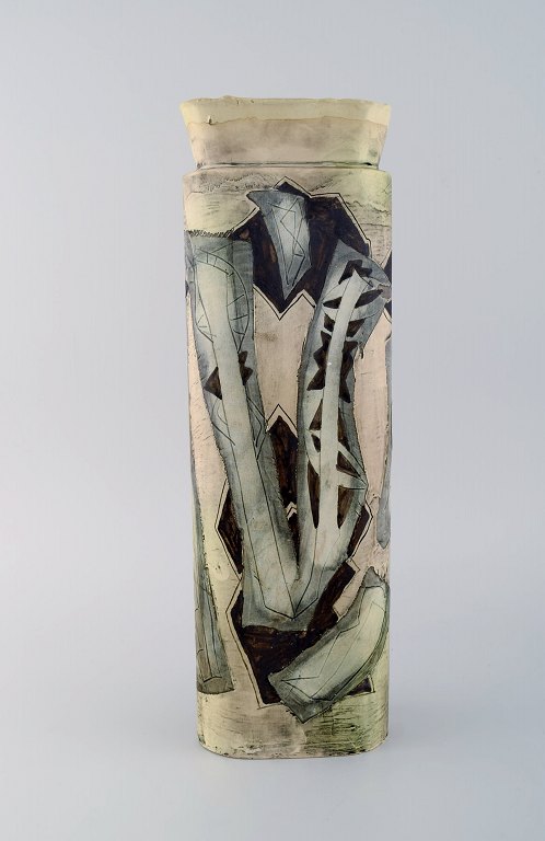 European studio ceramist. Unique vase in glazed pottery with hand-painted abstract motifs. 1960 / 70s.