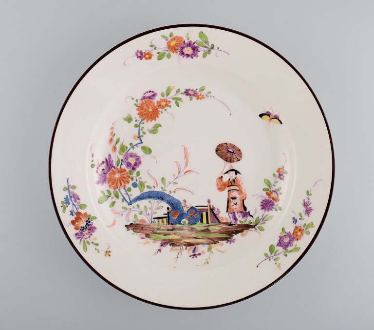 Antique Meissen bowl in hand-painted porcelain in Japanese style. 19th century.
