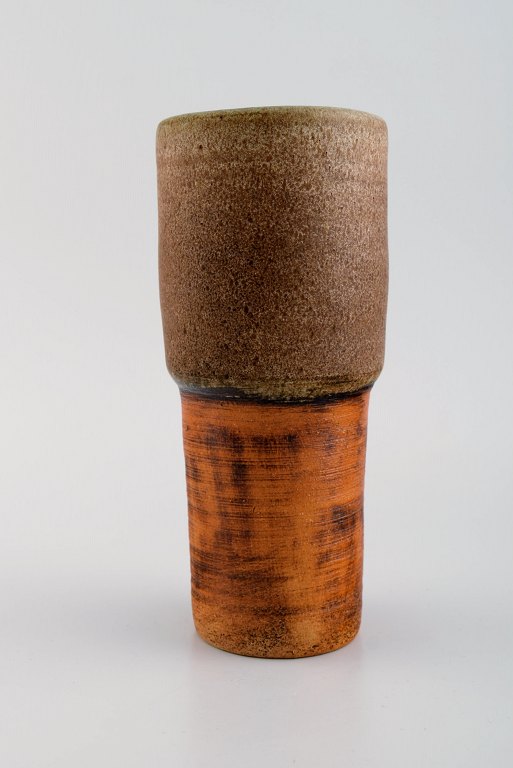 Europæisk studio keramiker. Unika vase i glaseret keramik. Smuk glasur i lyse brune nuancer. 1960/70