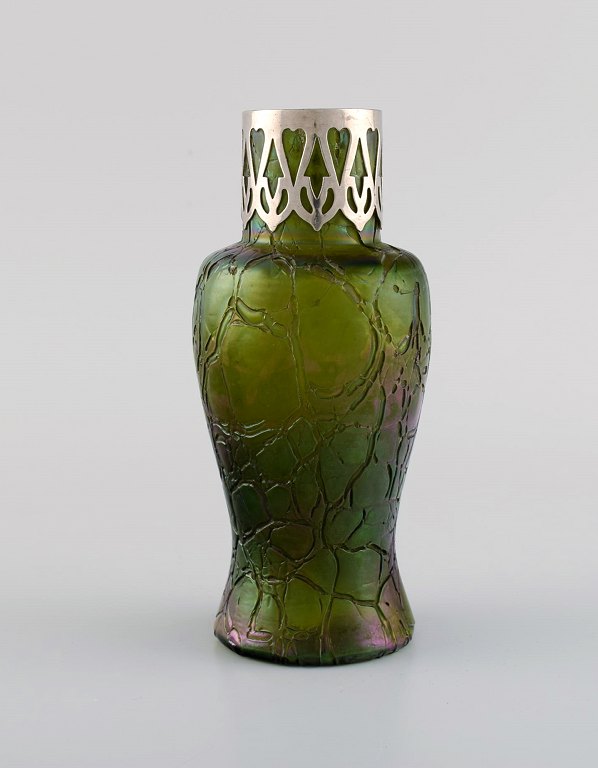 Pallme-König art nouveau vase in green mouth-blown art glass with silver mounting. Approx. 1900
