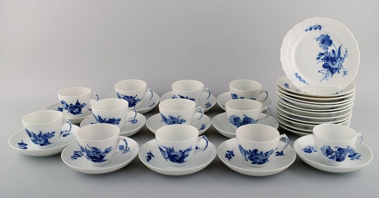 Royal Copenhagen Blue Flower Curved coffee service for twelve people. 1960s. Model number 10/8040.