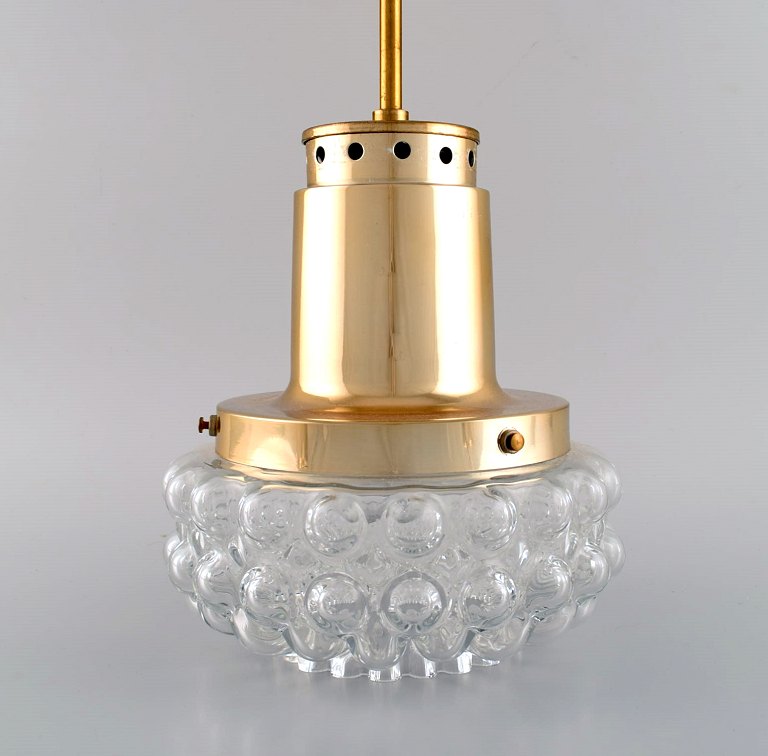 Helena Tynell (f. 1918, d. 2016) for Limburg. Loftpendel i klart kunstglas og messing. 1970