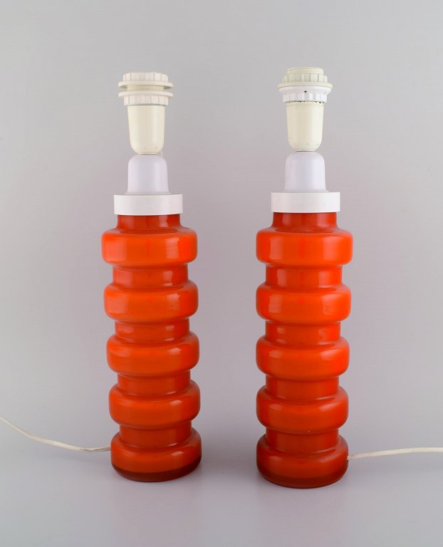 PO Ström for Alsterfors. To bordlamper i orange mundblæst kunstglas. Svensk design, 1960
