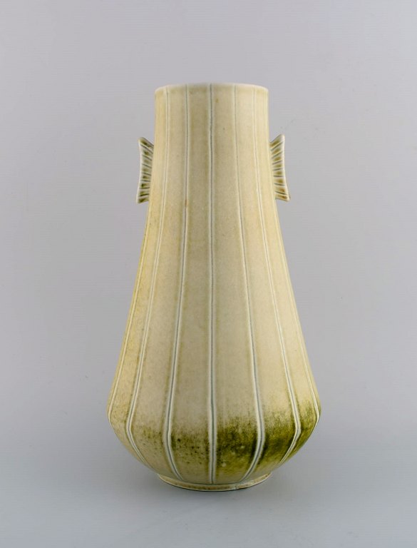 Gunnar Nylund for Rörstrand. Stor sjælden unika Air Force vase i glaseret stentøj. Svensk design, midt 1900-talllet.