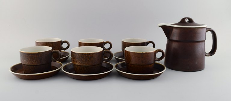Stig Lindberg for Gustavsberg. Coq Tea service for six people. Rustic design, 1960s.