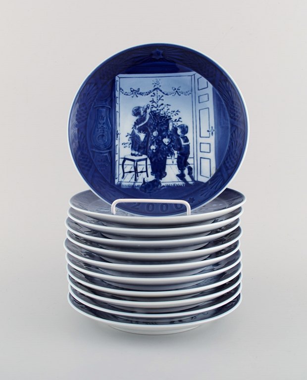 11 Royal Copenhagen juleplatter fra 1990-2000.